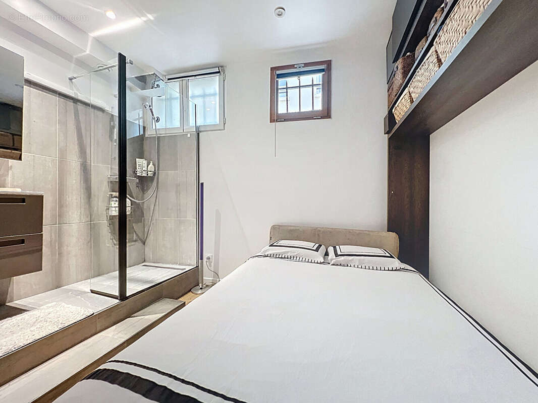 Appartement à PARIS-2E