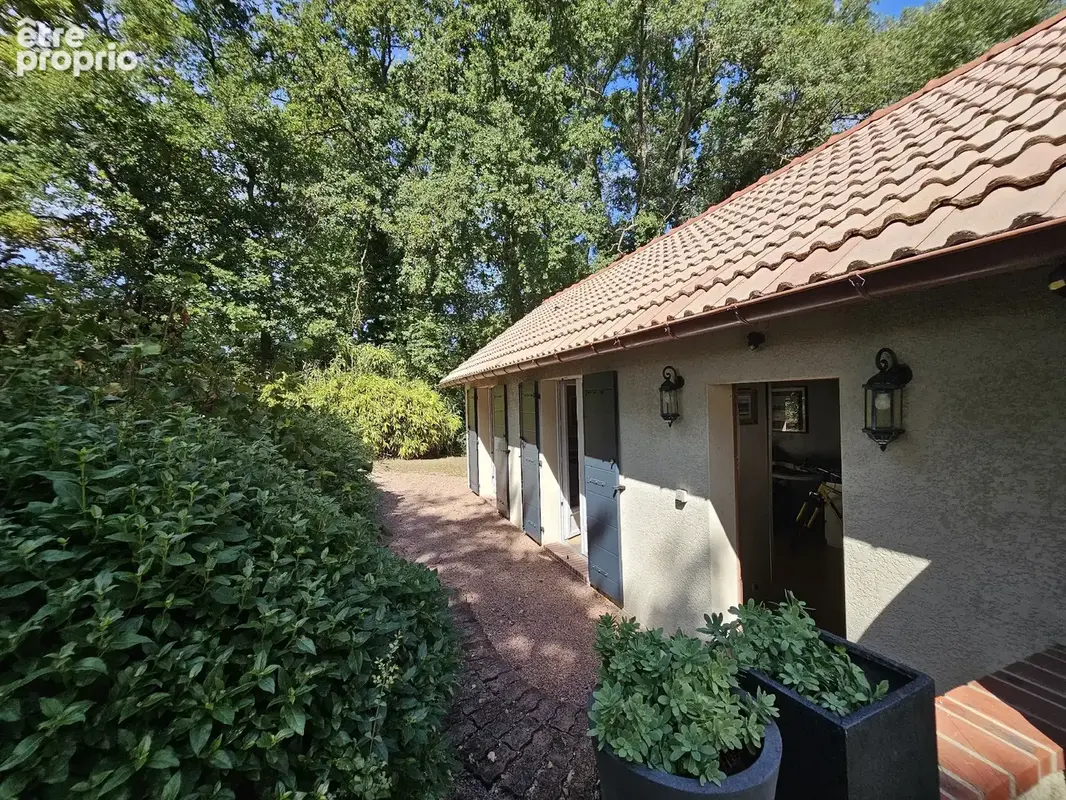 Bellerive-sur-allier   villa de caractère avec piscine et parc arboré ! - photo 16