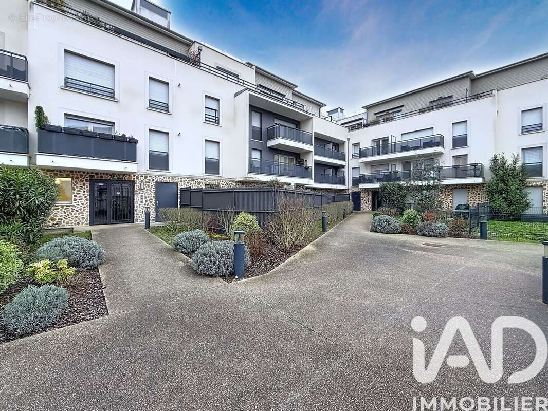 Photo 9 - Appartement à REAU