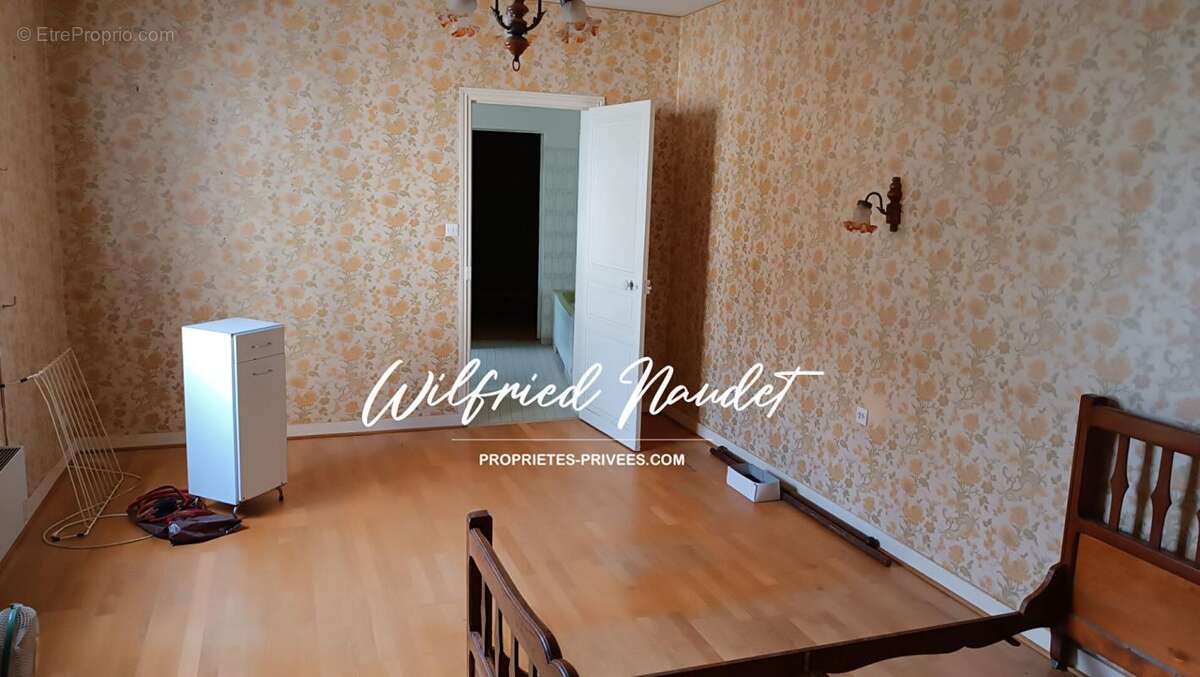 Maison à CHAHAIGNES