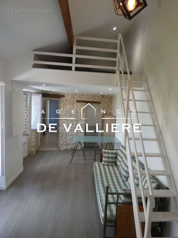 Studio 28m² hypercentre Nanterre - photo 7