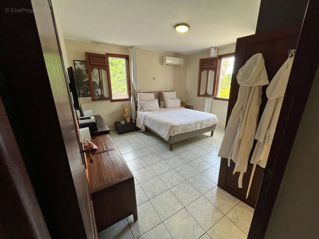 Maison à BAIE-MAHAULT