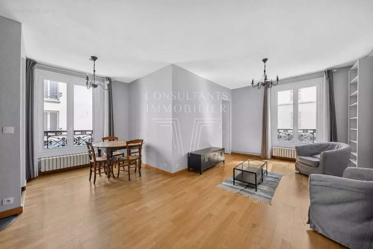 Appartement à PARIS-7E