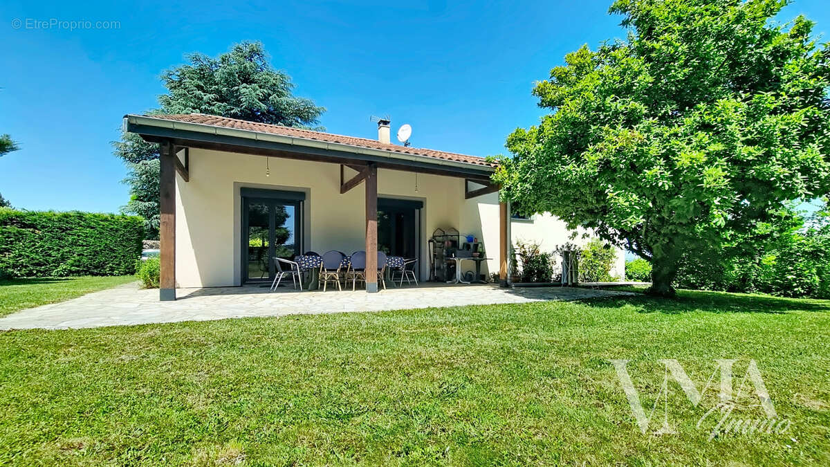 Maison à SAINT-BONNET-DE-MURE