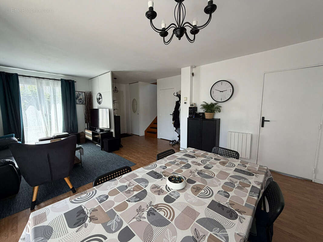 Appartement à STAINS