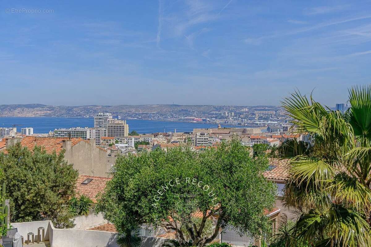 Appartement à MARSEILLE-7E