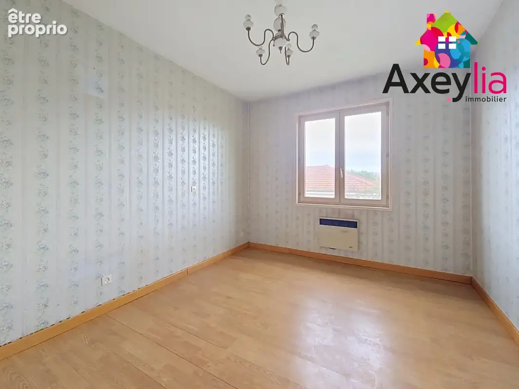 A vendre - riorges - maison a renover sur terrain de 848 m2 - photo 7