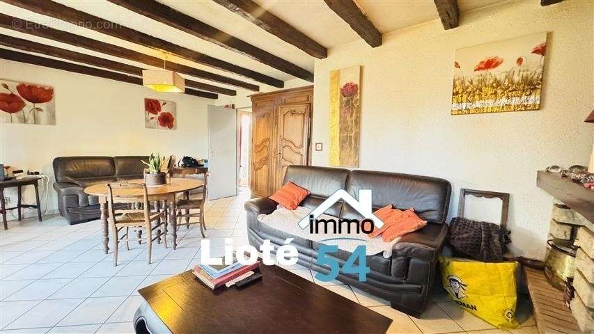 Maison à CHARMES