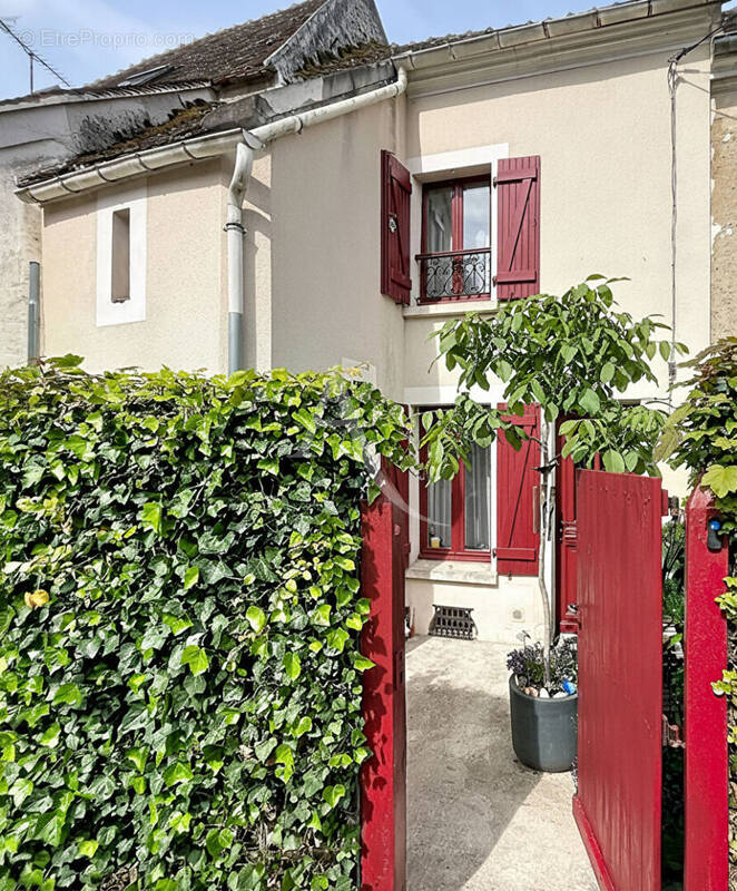 Maison à USSY-SUR-MARNE