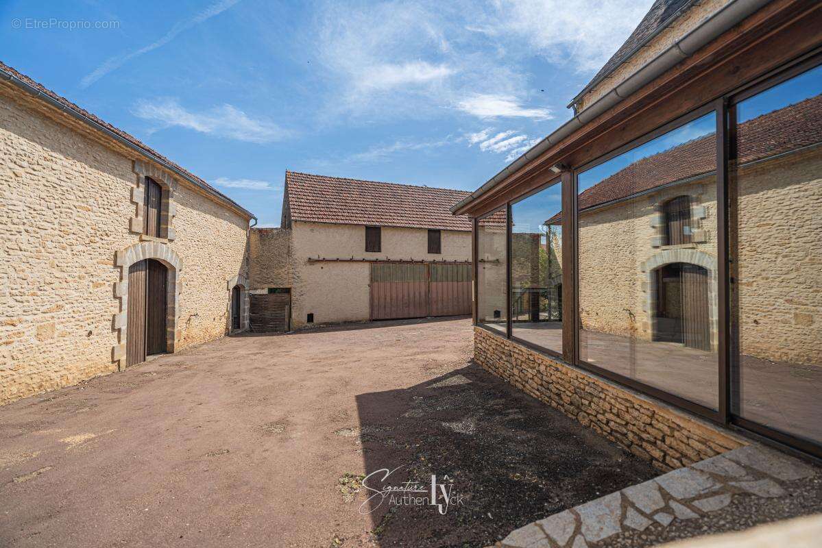 Maison 182 m² à Saint-Crepin-Et-Carlucet  - photo 13
