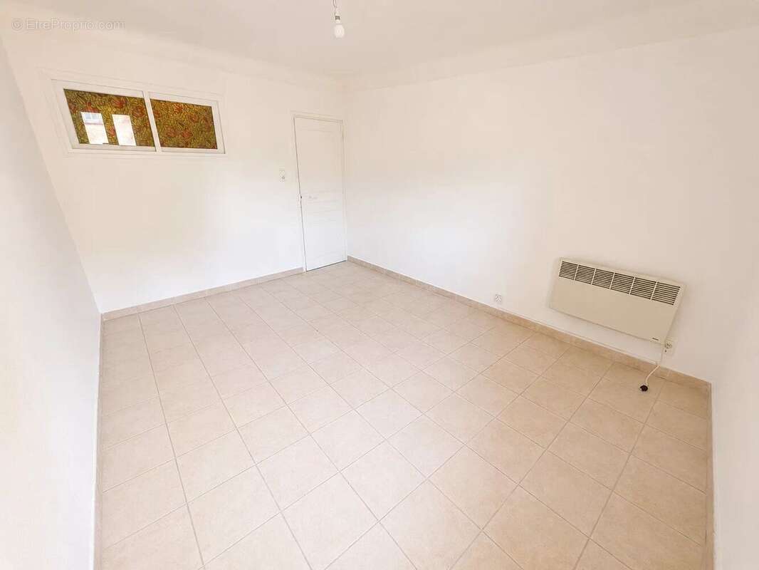 Maison à LE MUY
