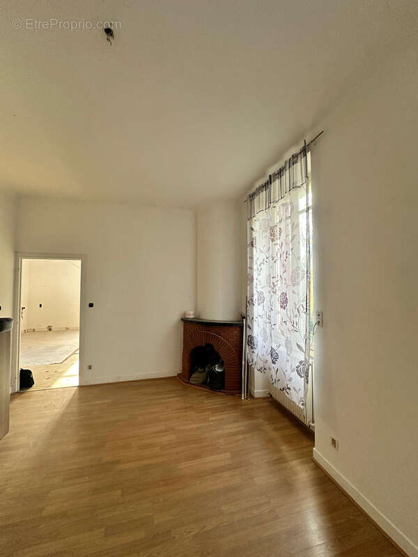 Maison à LIVINHAC-LE-HAUT