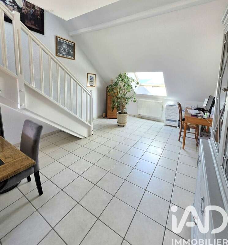 Appartement 106 m² à Feigeres  - photo 7