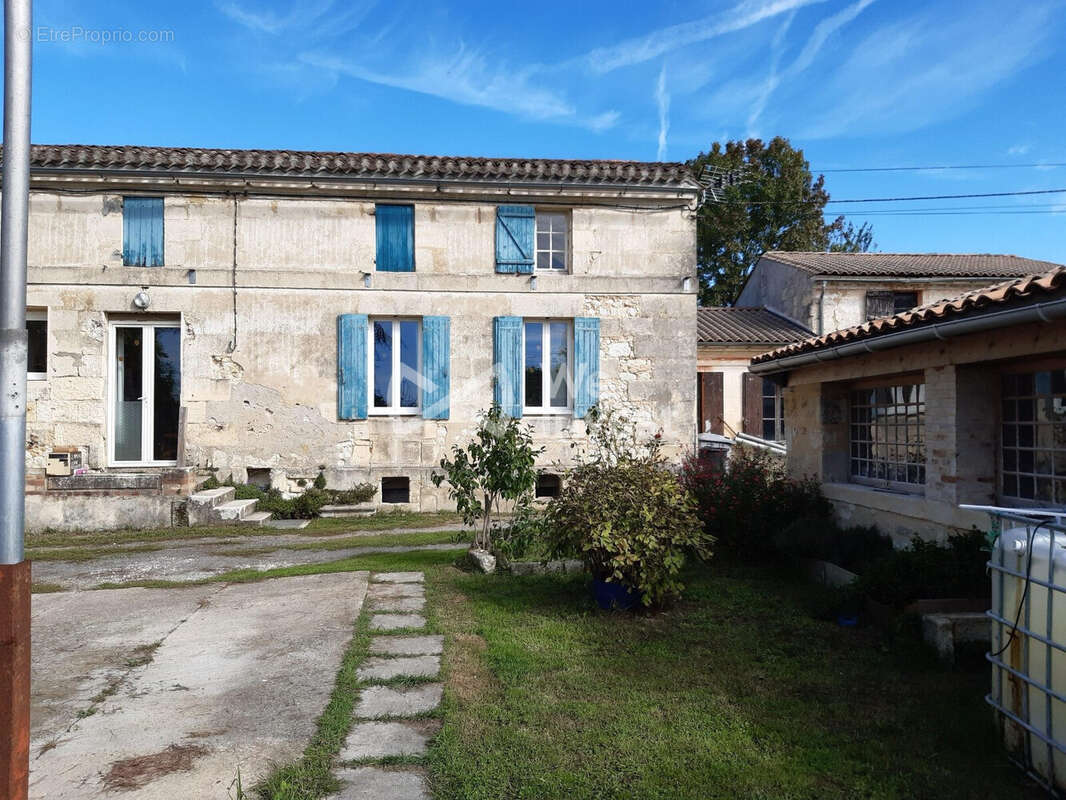 Maison à MOMBRIER