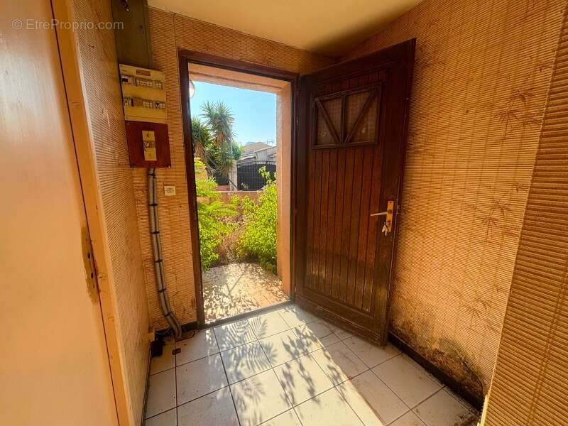 Maison à rénover à vendre 3 pièces LA CRAU (83). LOTISSEMENT LES ARQUETS - photo 7