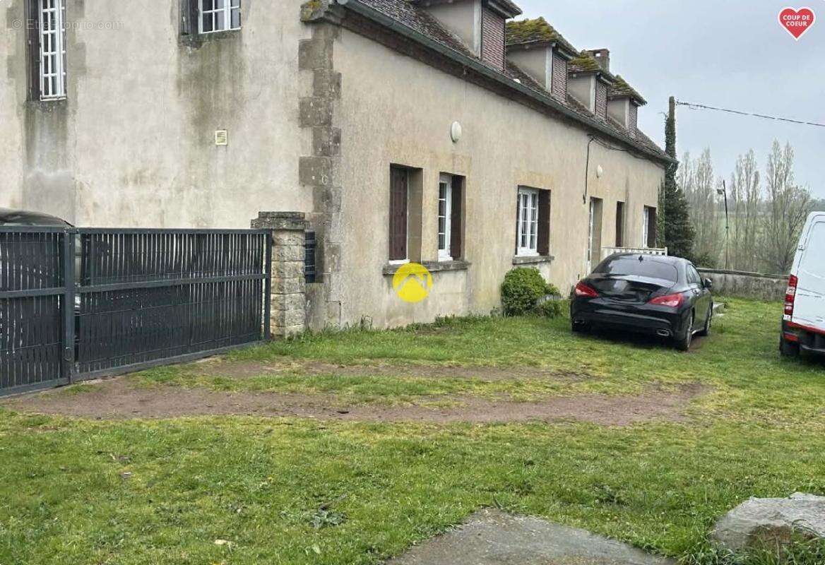 Maison à CERILLY
