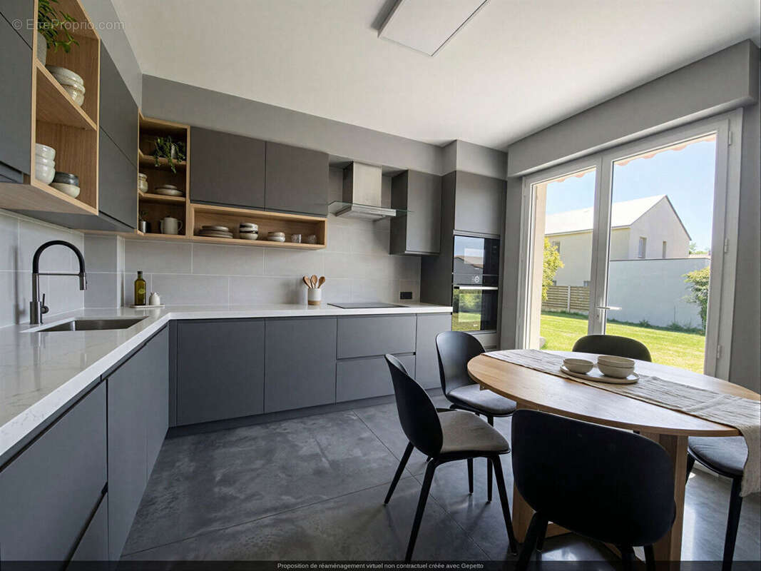 Maison à SAINT-PRYVE-SAINT-MESMIN