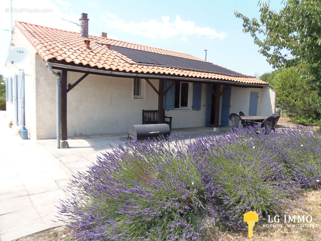 Maison de plain pied avec 4 chambres piscine et belle vue sur l'estuaire de la Gironde. - photo 13