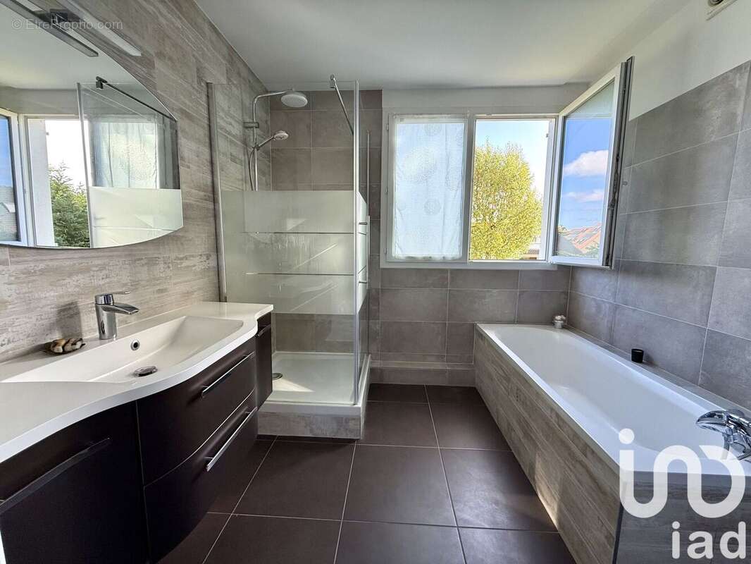 Photo 9 - Maison à VOISINS-LE-BRETONNEUX