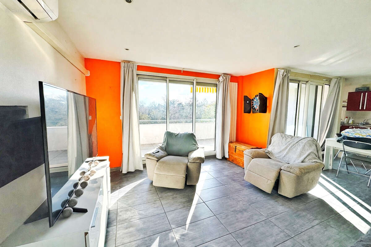 Appartement à OULLINS