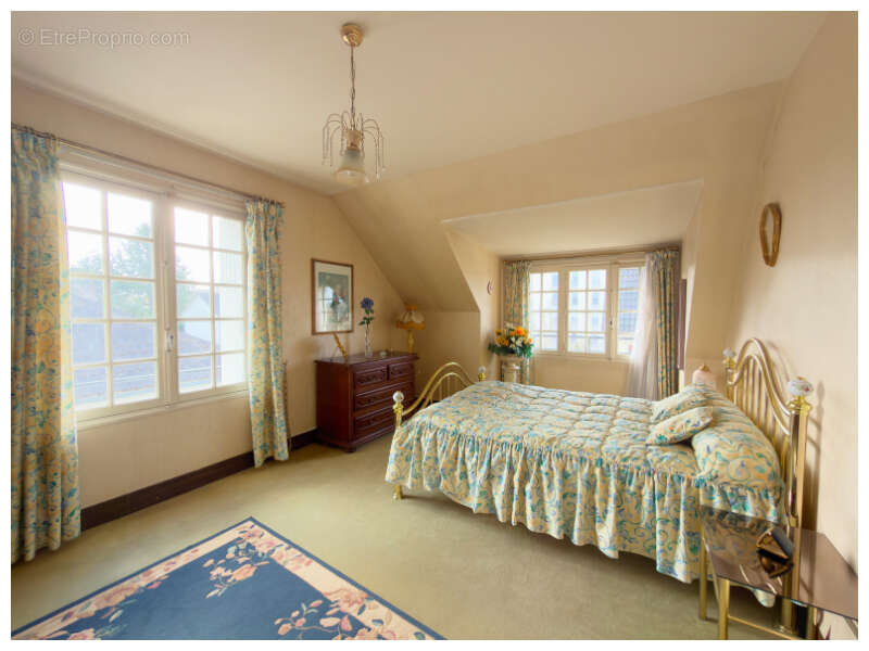 Maison à FONTENAY-LE-FLEURY