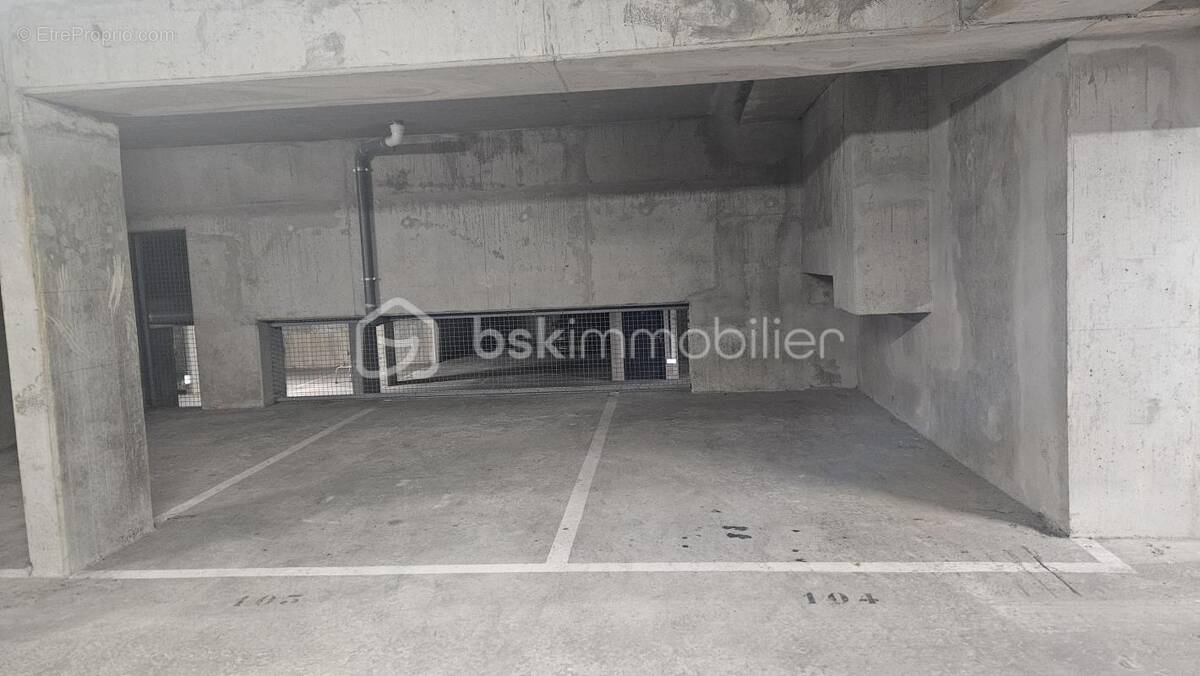 Parking à CHAMPS-SUR-MARNE