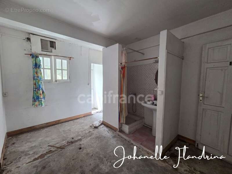 Hôtel de 567 m² à rénover - Le Gosier - photo 2