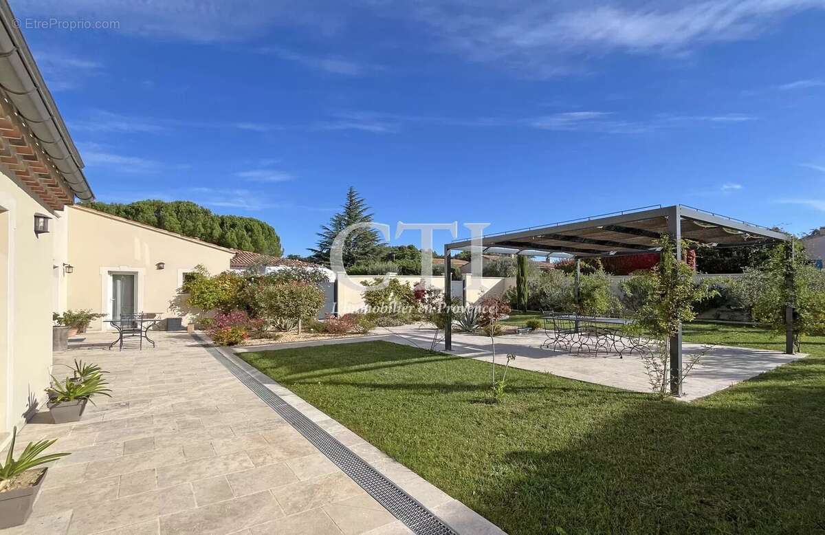 Maison à VAISON-LA-ROMAINE