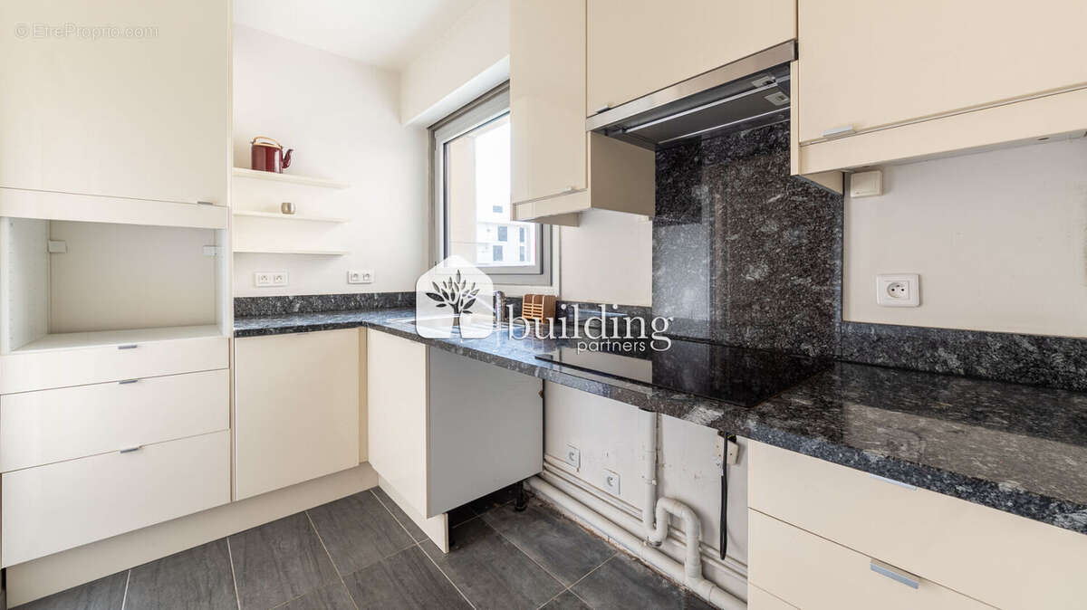 Appartement à NEUILLY-SUR-SEINE