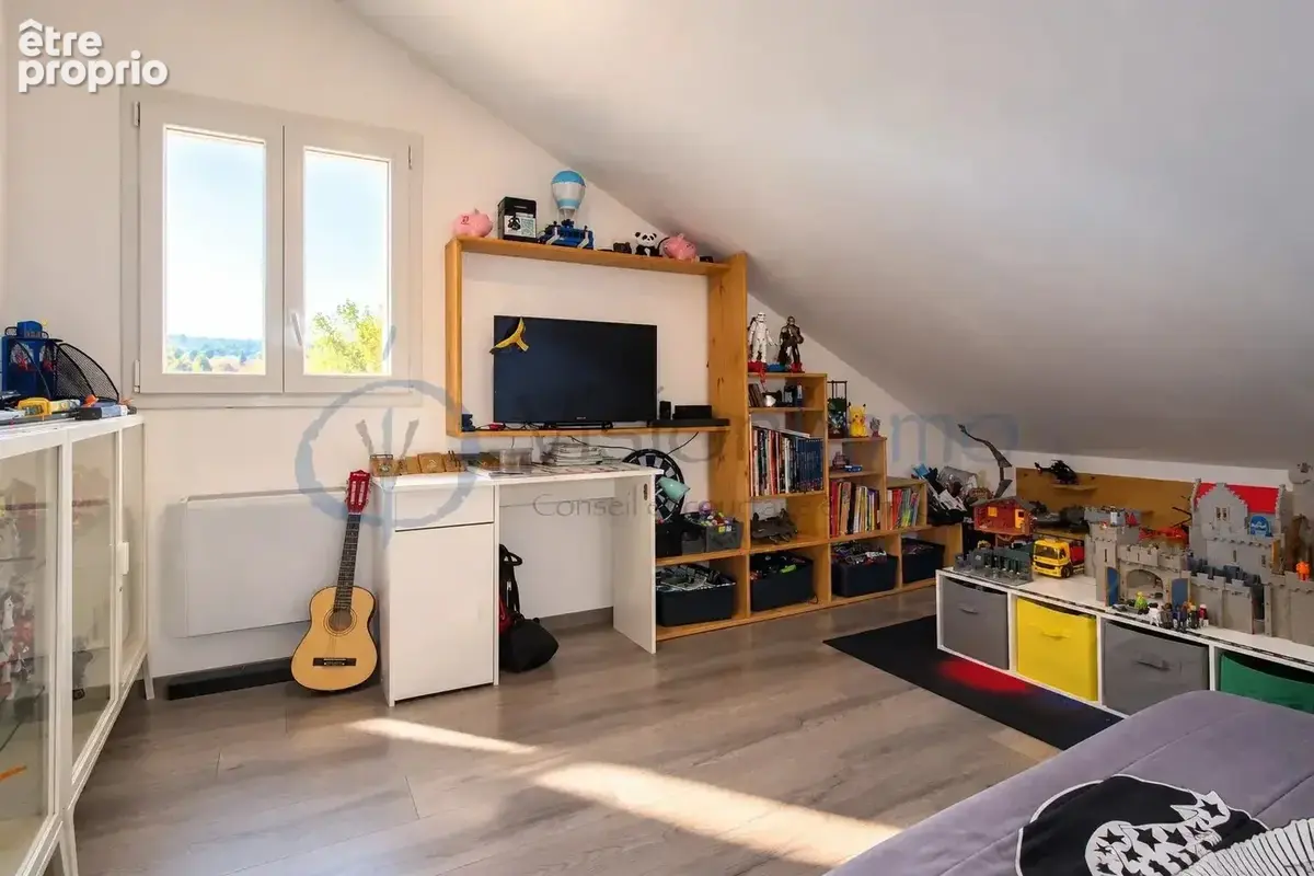 Maison familiale lumineuse de 120m2 avec 4 chambres dont une suite parental, garage et dépendance à Levier - photo 6