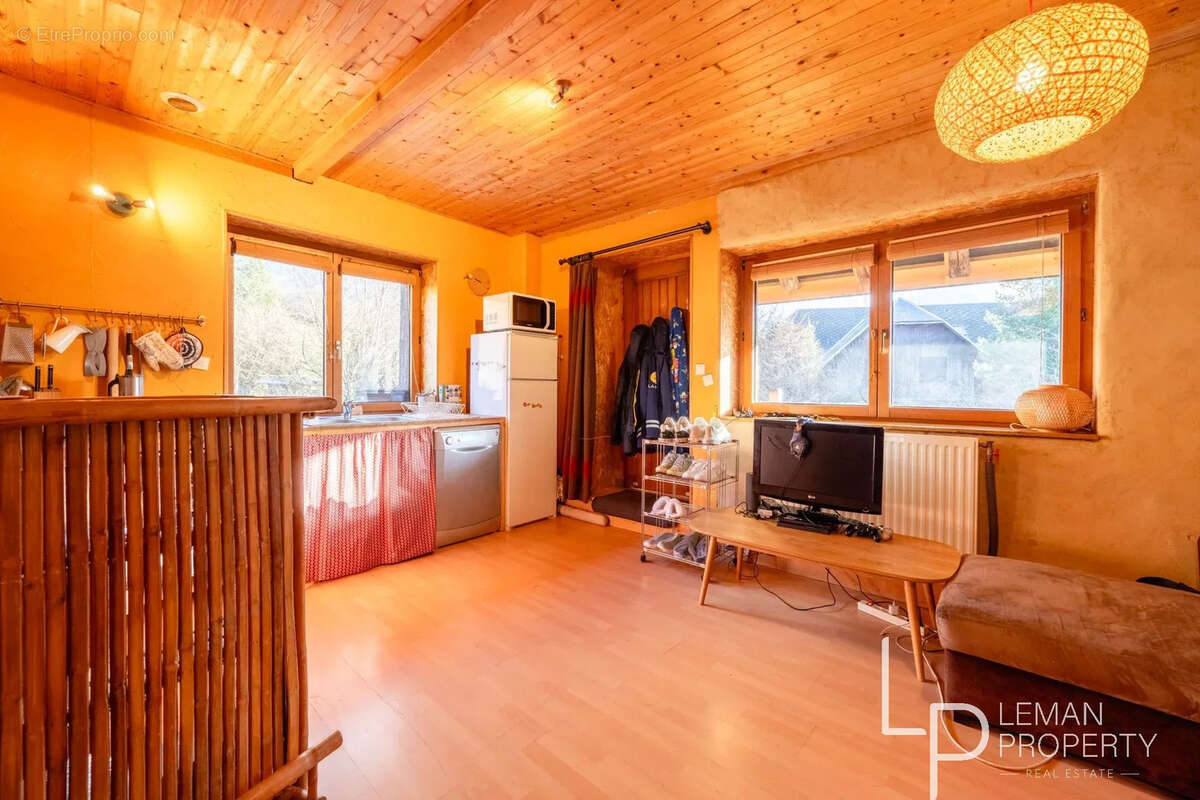 Maison à LESCHERAINES