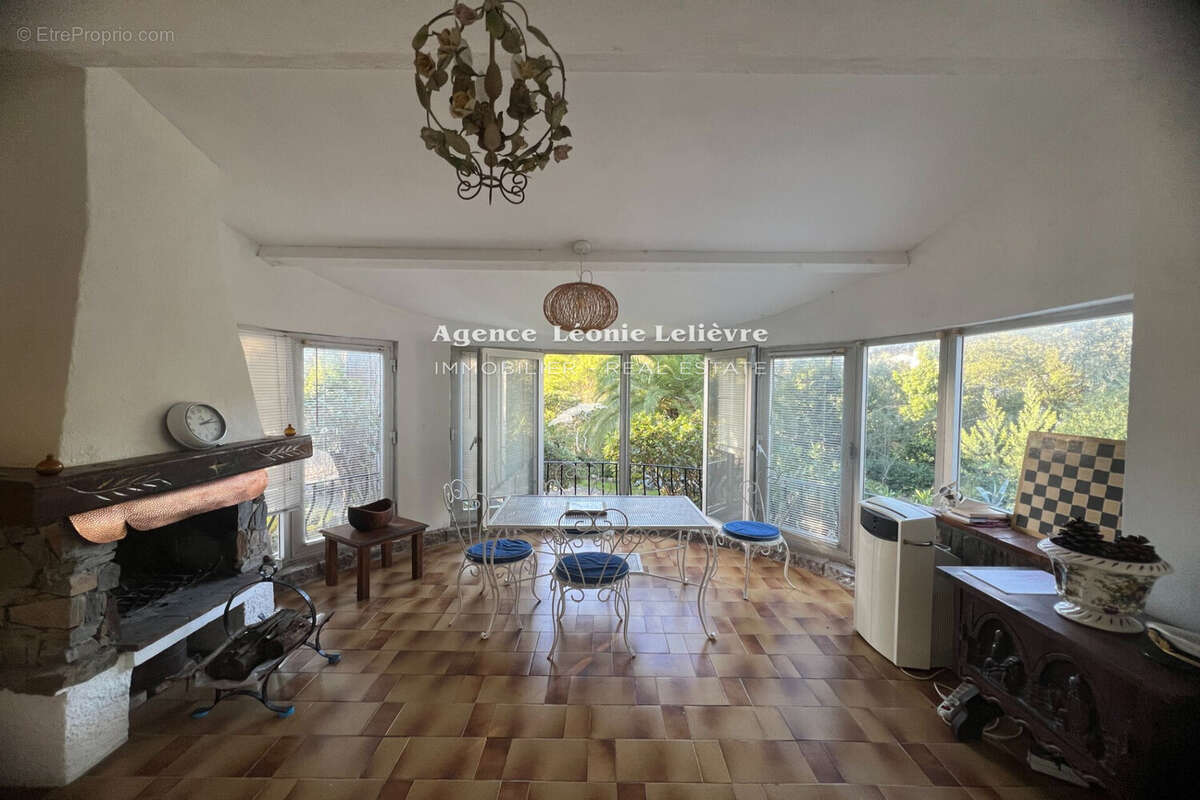 Maison à LES ISSAMBRES