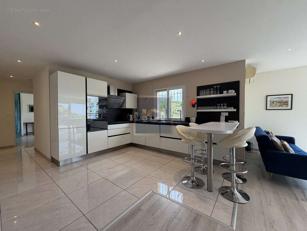 Maison 164 m² à Sainte-Maxime  - photo 6