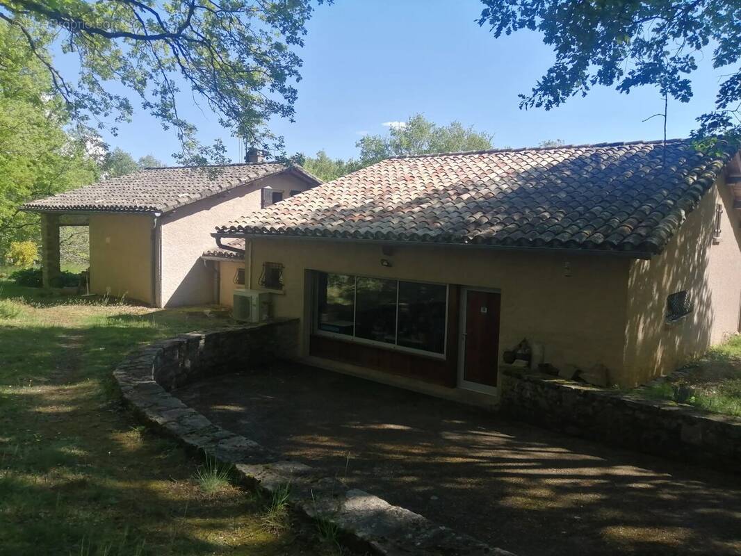 Maison à SAINT-BEAUZILE