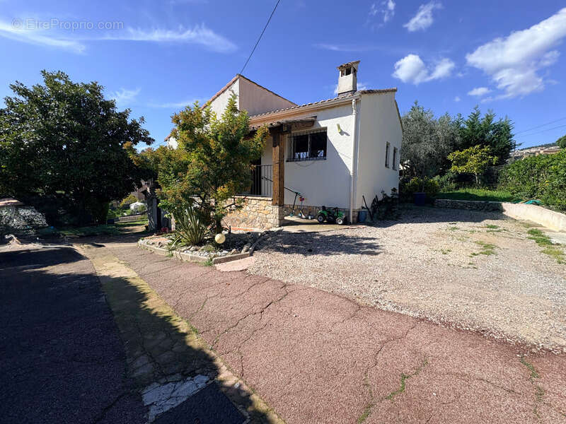 Maison à MANDELIEU-LA-NAPOULE