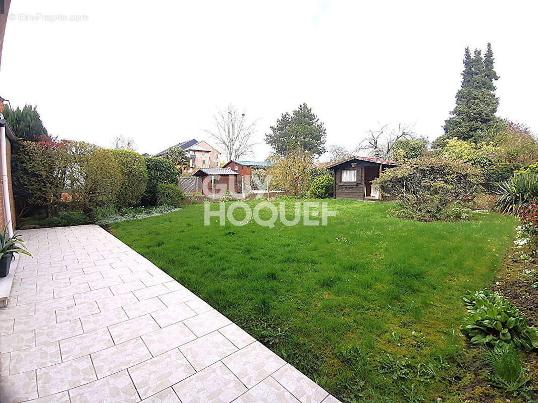 Maison à LA CHAPELLE-D'ARMENTIERES