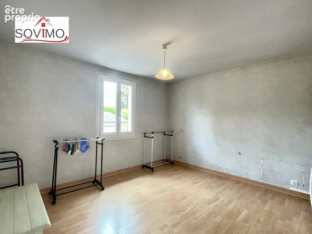 Maison de ville tout confort avec cour et grand garage, 5 chambres. - photo 17