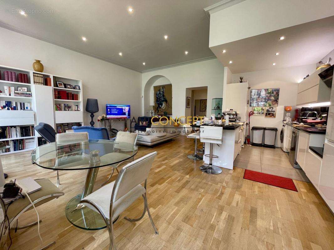 NICE centre ville 4P immeuble bourgeois - photo 3