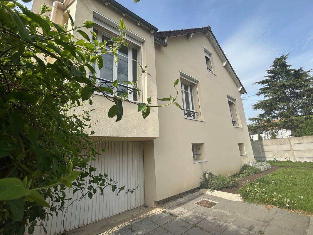 Maison à PONTAULT-COMBAULT