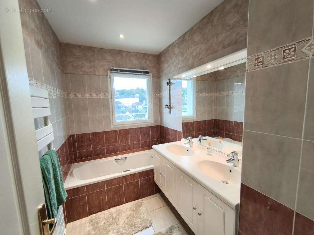 Appartement à BRIVE-LA-GAILLARDE