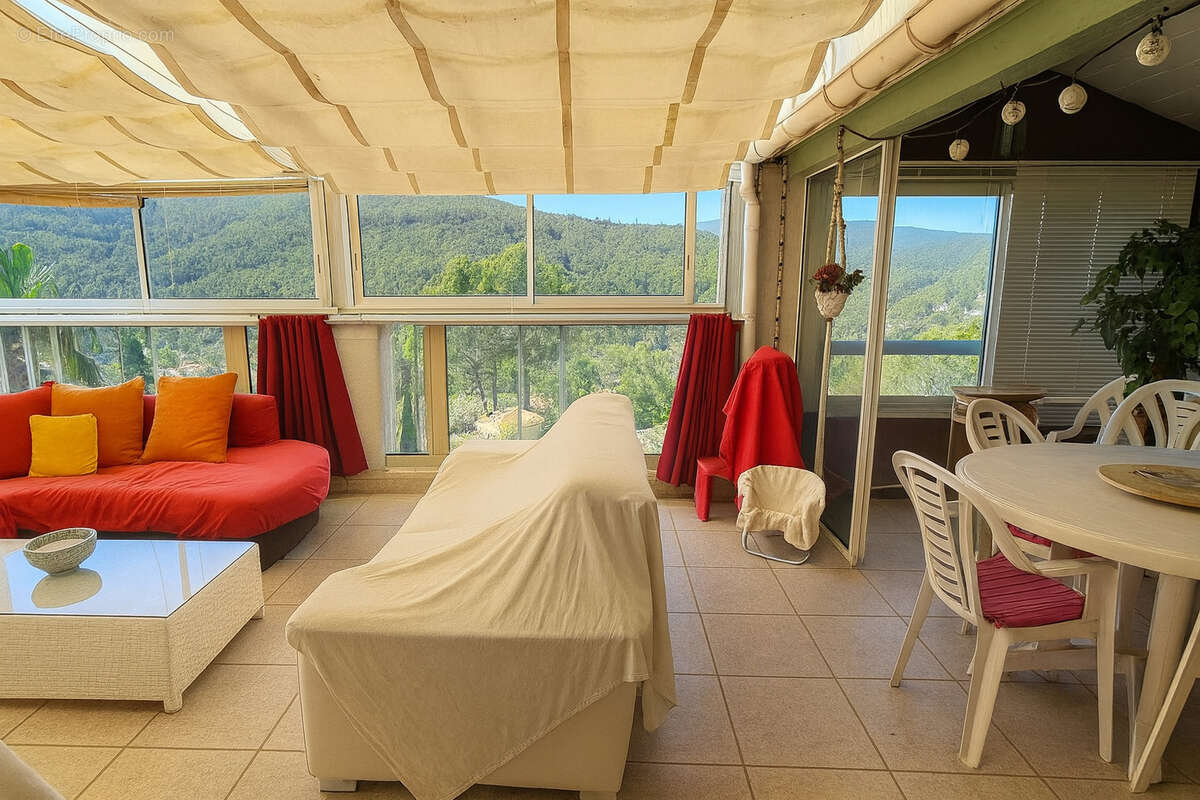 Maison à SOLLIES-PONT