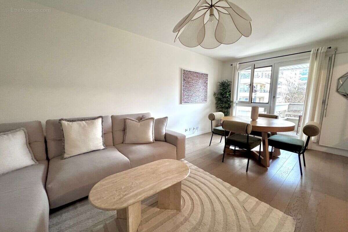 Appartement à LEVALLOIS-PERRET
