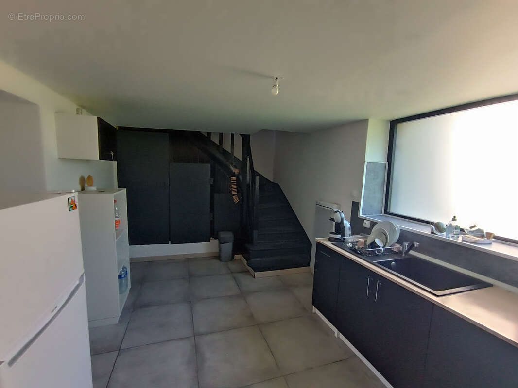 Maison rénovée avec grange attenante et cour - photo 5