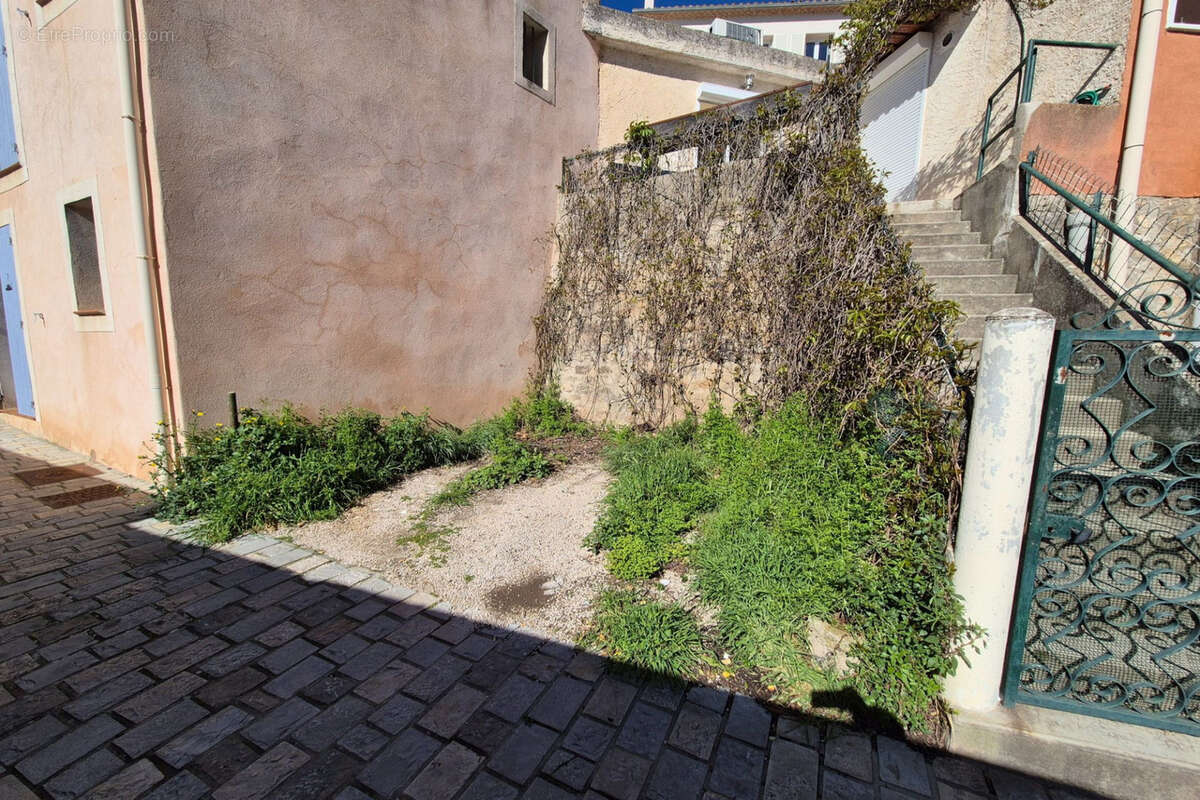 Maison à PUYLOUBIER