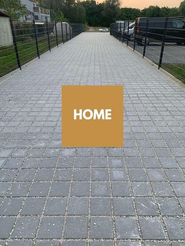 Terrain à MALZEVILLE