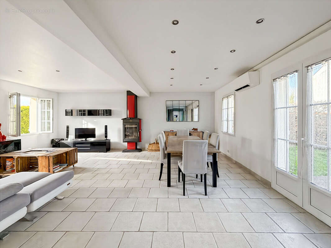 Maison à SAINT-CYR-EN-ARTHIES