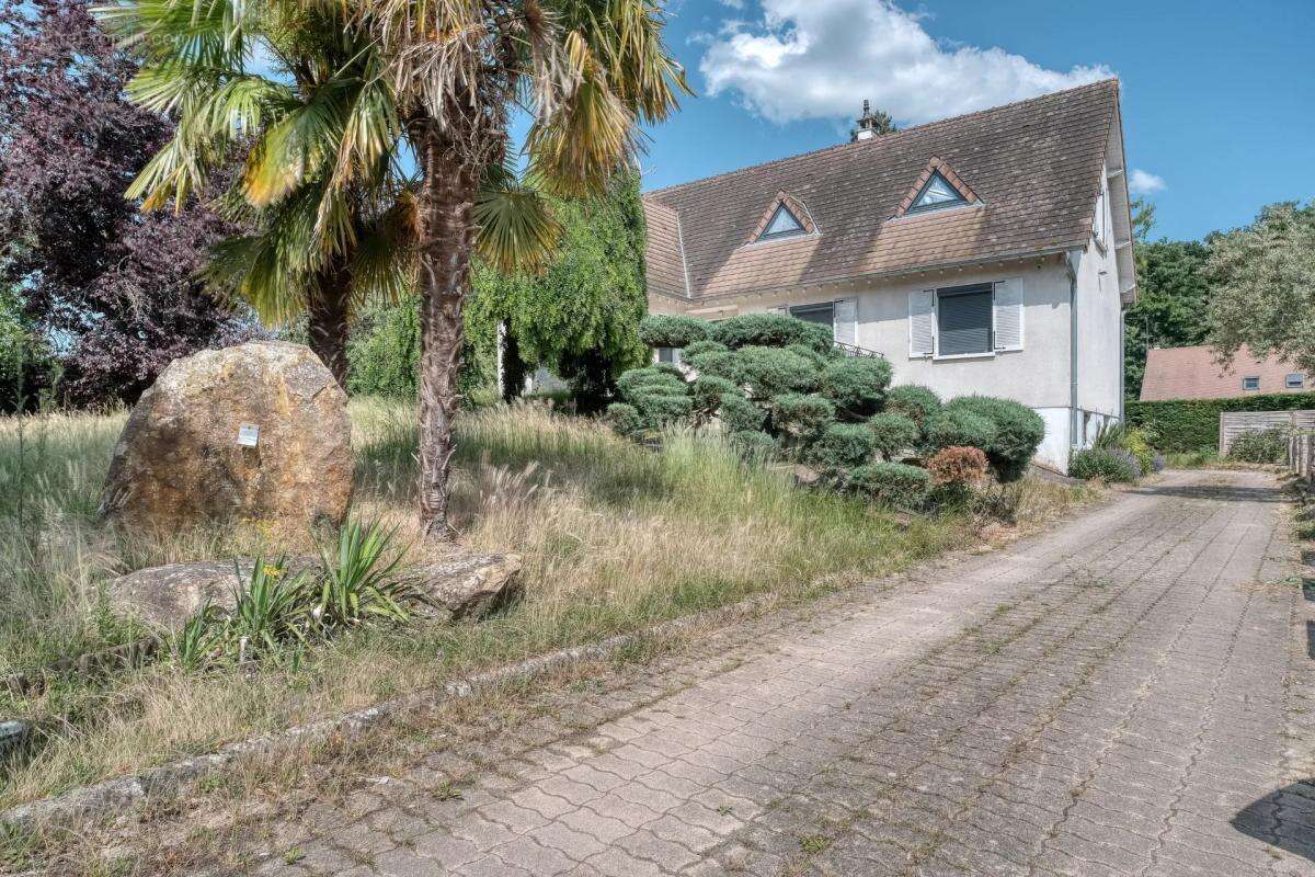 Maison à LIVRY-SUR-SEINE