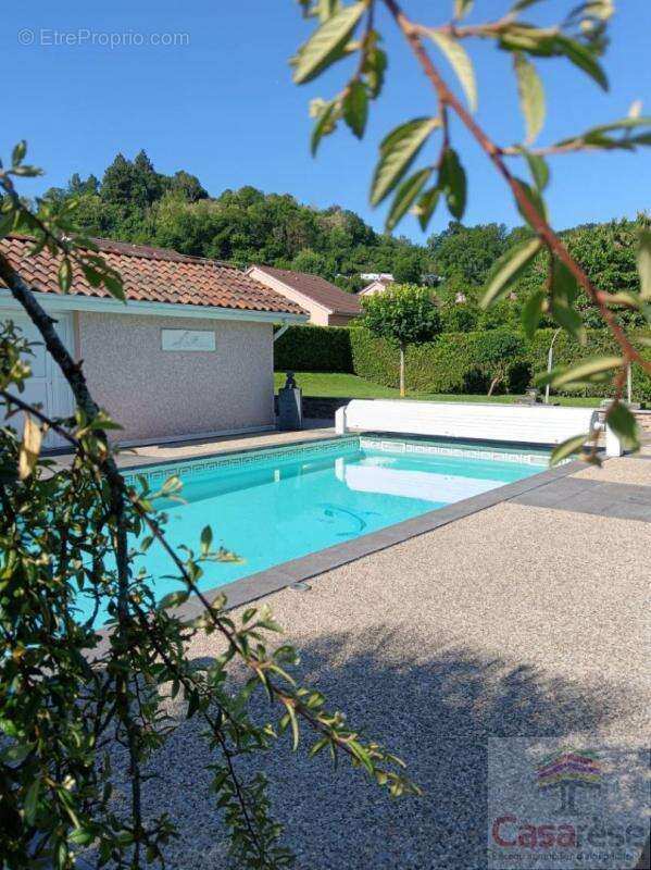 Maison à NIVOLAS-VERMELLE