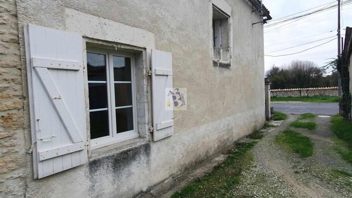 Maison à FLEAC