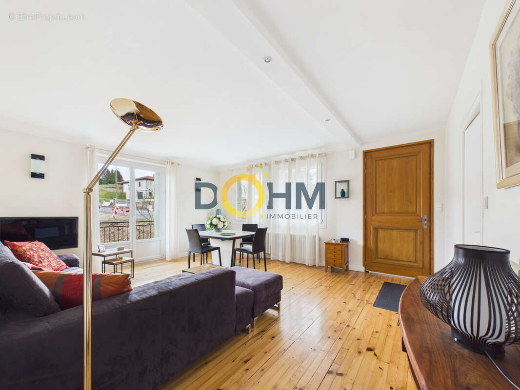 Maison rénovée de 180 m2 à vendre à Saugues avec terrain clos de 600 m2 - photo 11